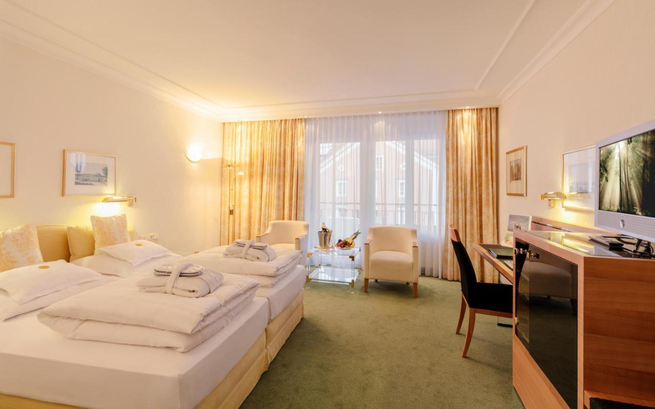 Hotel Bayerischer Hof Λιντάου Εξωτερικό φωτογραφία A typical hotel room