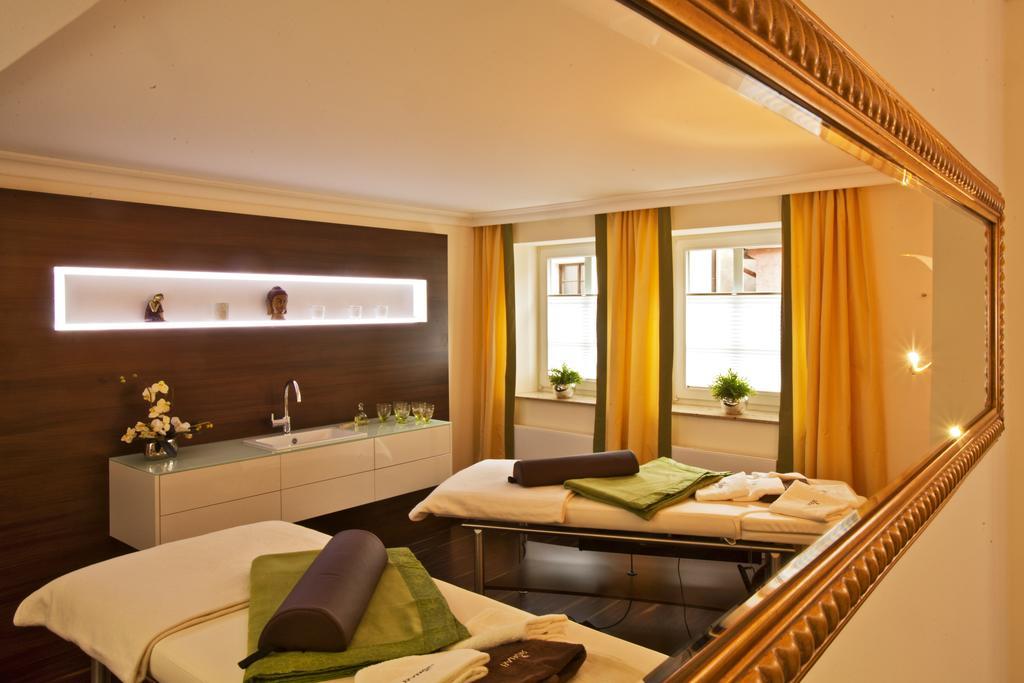 Hotel Bayerischer Hof Λιντάου Εξωτερικό φωτογραφία A spa in Germany