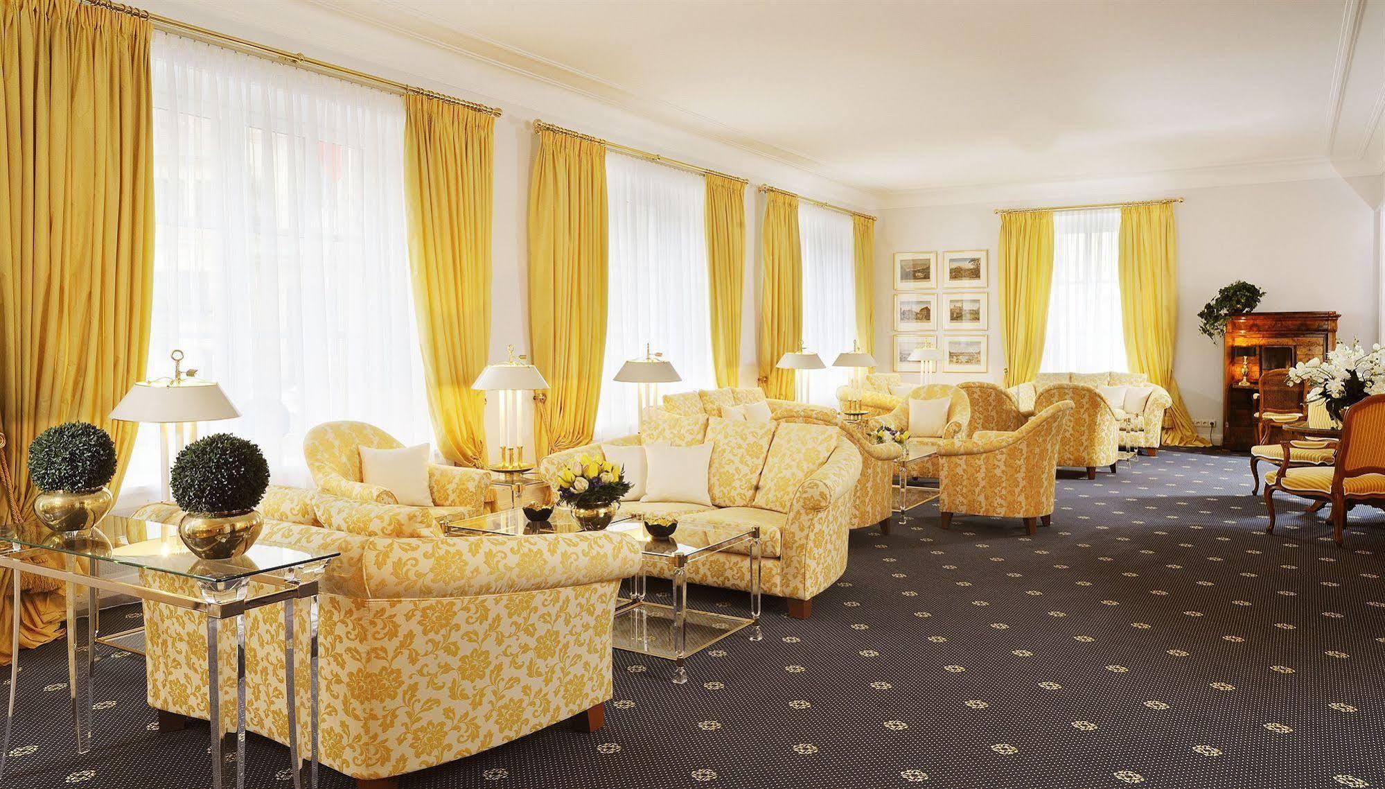 Hotel Bayerischer Hof Λιντάου Εξωτερικό φωτογραφία The Yellow Lounge