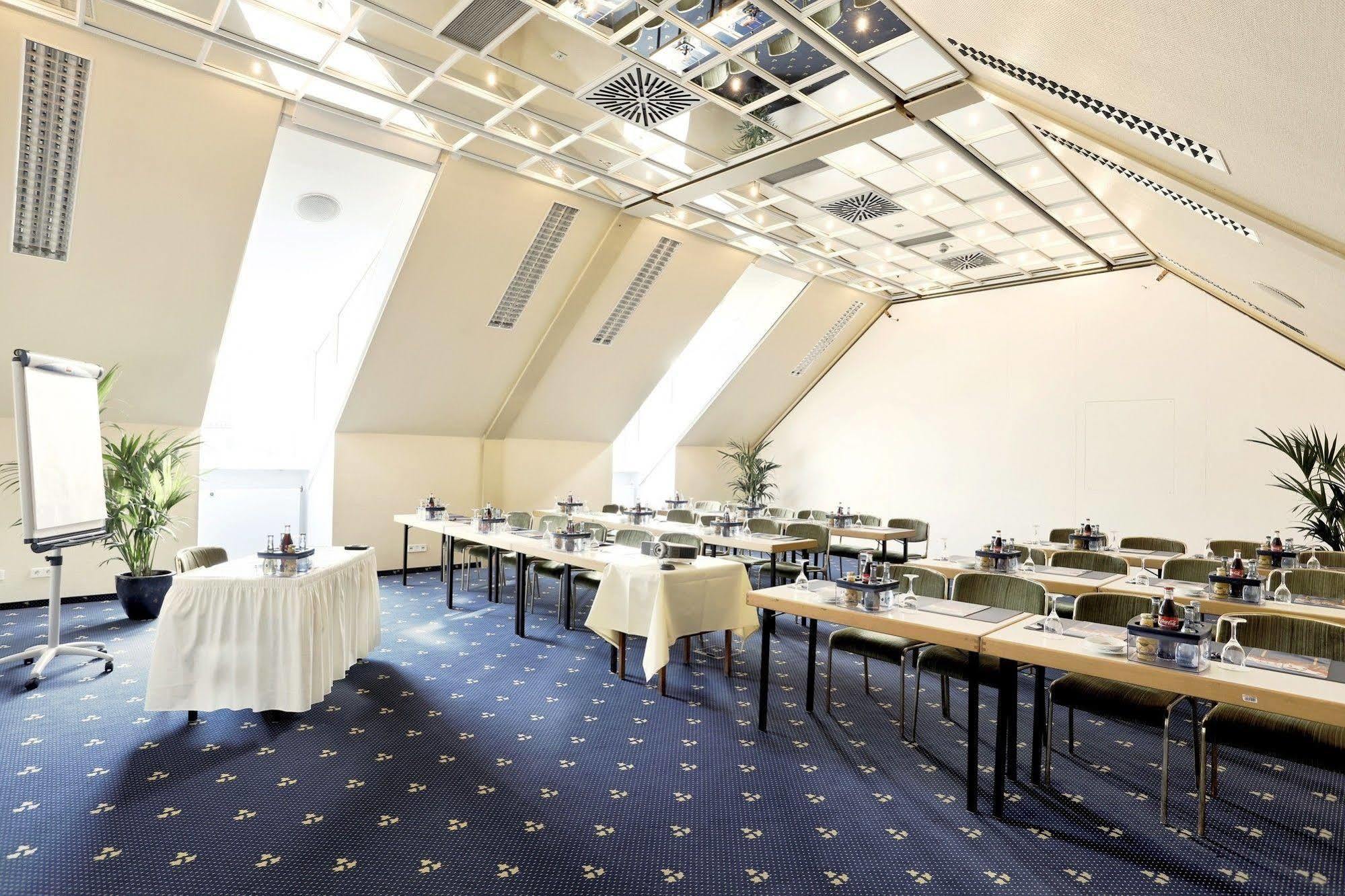 Hotel Bayerischer Hof Λιντάου Εξωτερικό φωτογραφία Meeting room