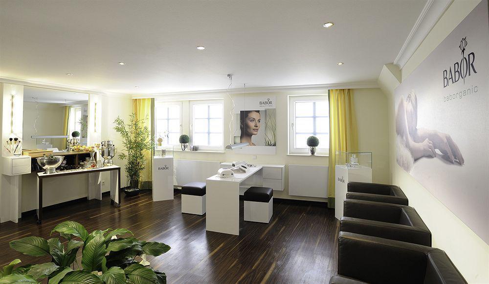 Hotel Bayerischer Hof Λιντάου Εξωτερικό φωτογραφία Interior of a medical practice